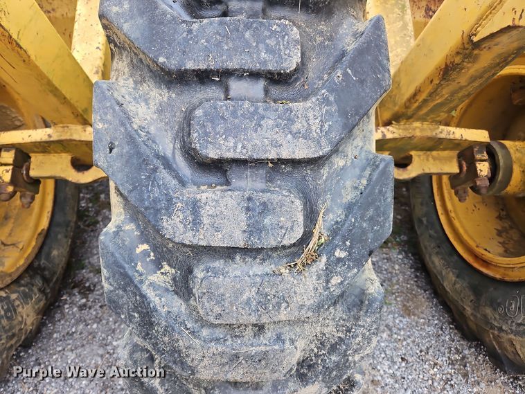 image for item OJ9869 2000 John Deere 1812C scraper