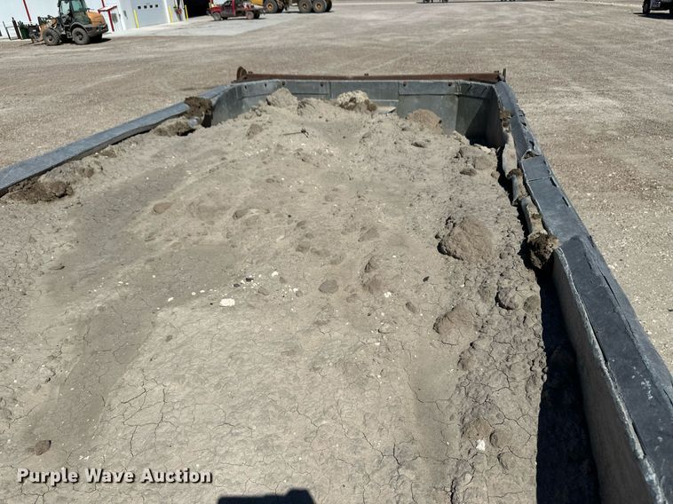 image for item OM9671 1994 Galbreath FFA22 end dump trailer