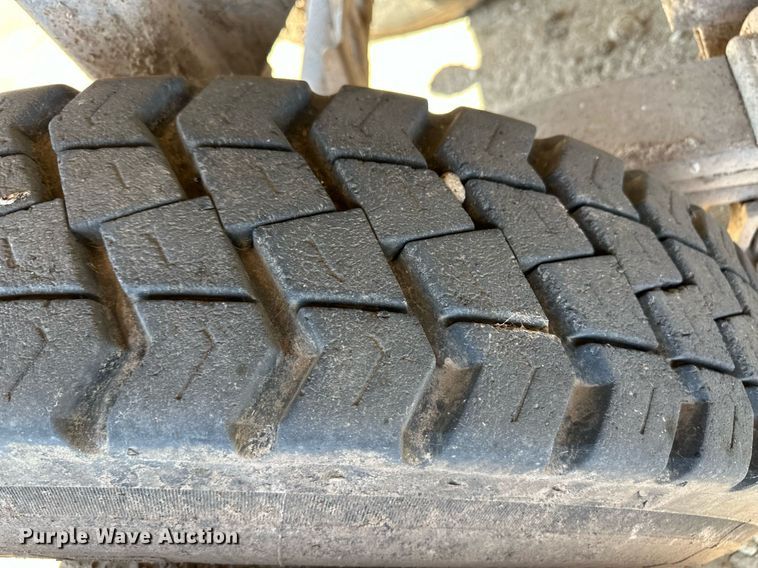 image for item OM9671 1994 Galbreath FFA22 end dump trailer