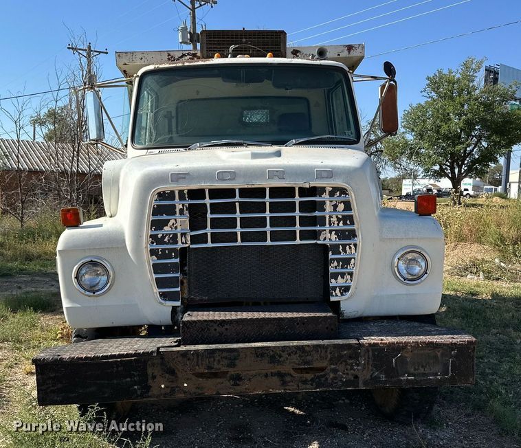image for item DD3305 1978 Ford dump truck