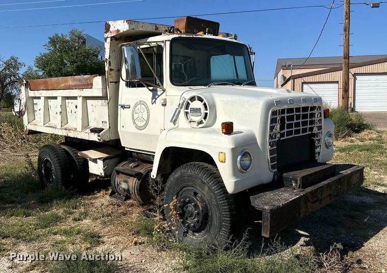 image for item DD3305 1978 Ford dump truck