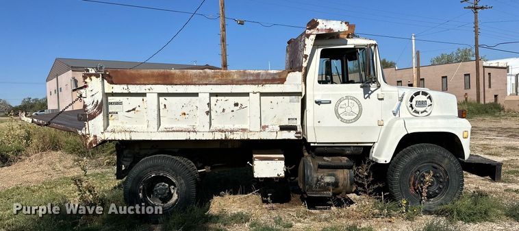 image for item DD3305 1978 Ford dump truck