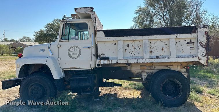 image for item DD3305 1978 Ford dump truck