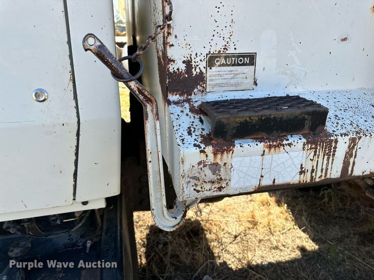 image for item DD3305 1978 Ford dump truck