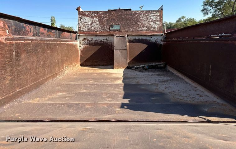 image for item DD3305 1978 Ford dump truck