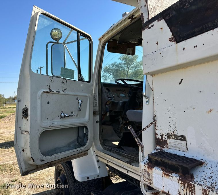 image for item DD3305 1978 Ford dump truck