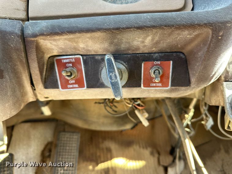 image for item DD3305 1978 Ford dump truck