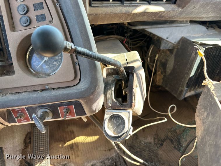 image for item DD3305 1978 Ford dump truck