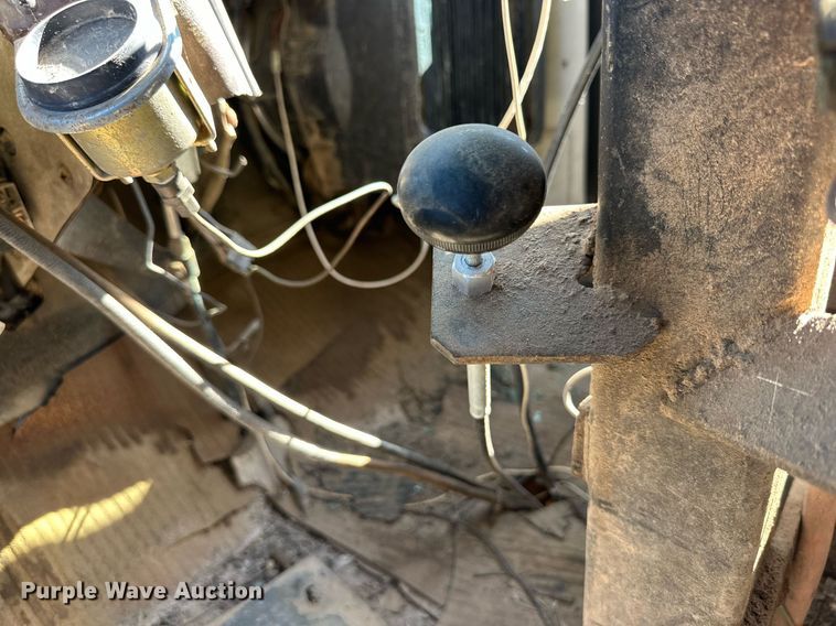 image for item DD3305 1978 Ford dump truck