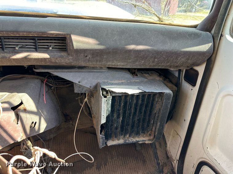 image for item DD3305 1978 Ford dump truck