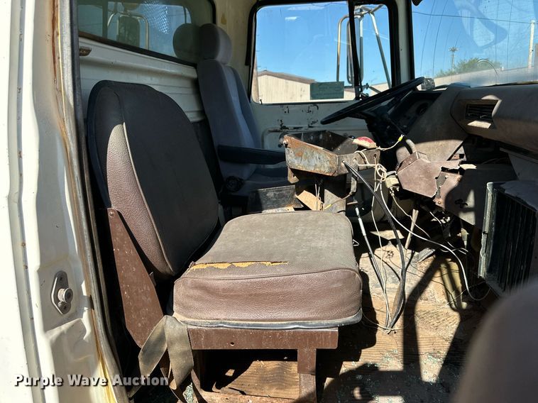 image for item DD3305 1978 Ford dump truck