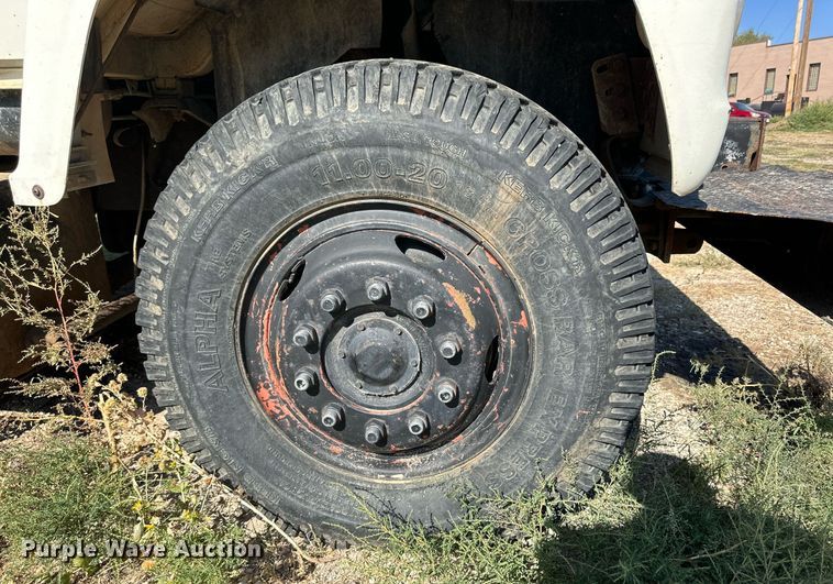 image for item DD3305 1978 Ford dump truck