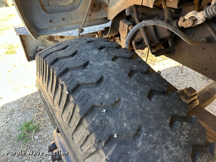 image for item DD3305 1978 Ford dump truck