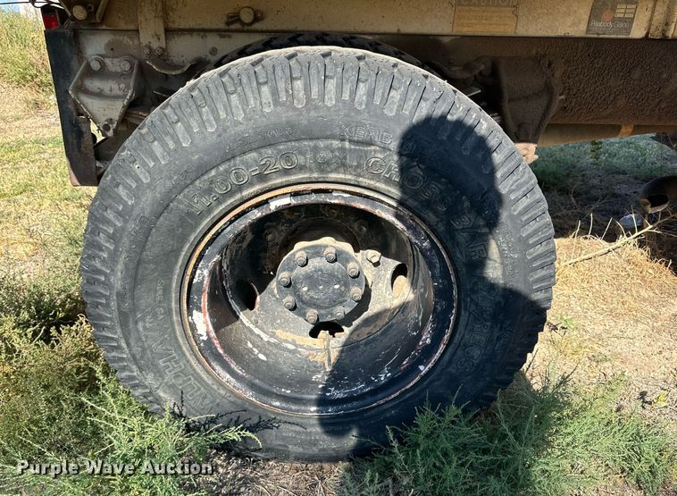 image for item DD3305 1978 Ford dump truck