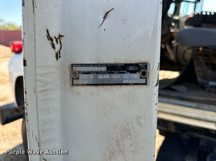 image for item DD3305 1978 Ford dump truck