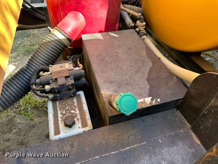 image for item DD3307 2010 Vac-Tron LP555DT vacuum excavator