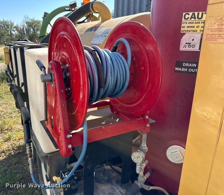 image for item DD3307 2010 Vac-Tron LP555DT vacuum excavator