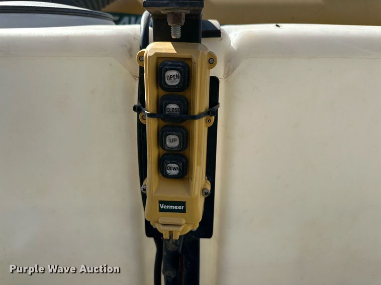 image for item DD3307 2010 Vac-Tron LP555DT vacuum excavator