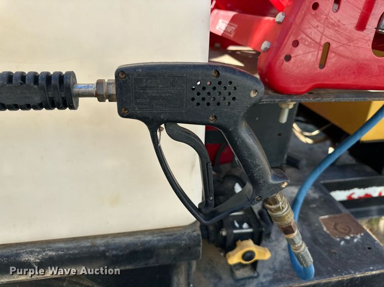 image for item DD3307 2010 Vac-Tron LP555DT vacuum excavator