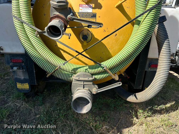 image for item DD3307 2010 Vac-Tron LP555DT vacuum excavator