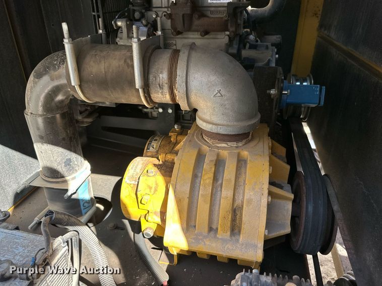 image for item DD3307 2010 Vac-Tron LP555DT vacuum excavator