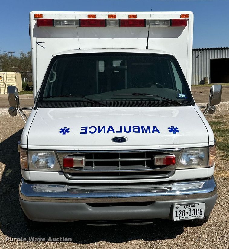 image for item DD3309 2002 Ford E450 ambulance