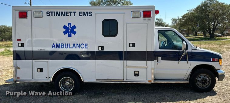image for item DD3309 2002 Ford E450 ambulance