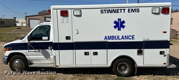 image for item DD3309 2002 Ford E450 ambulance