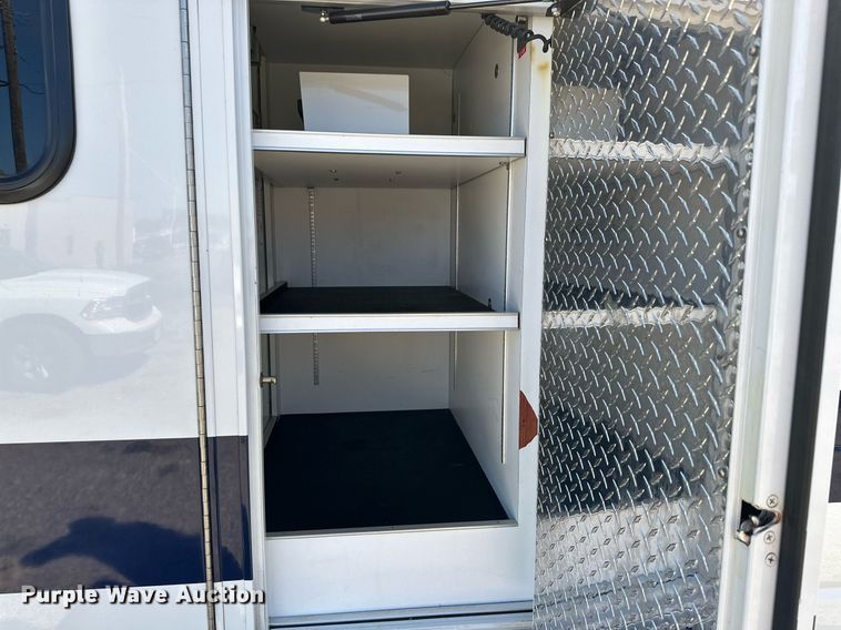 image for item DD3309 2002 Ford E450 ambulance
