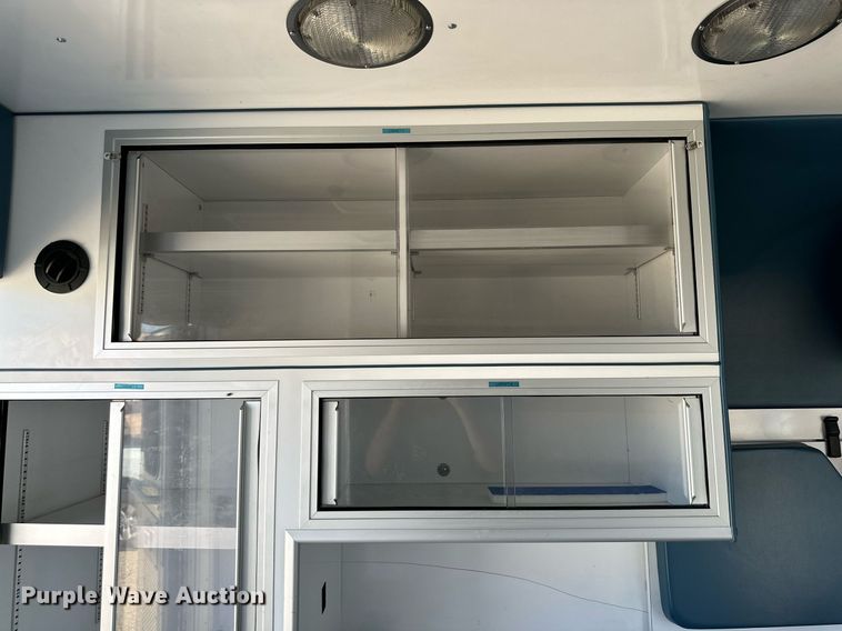 image for item DD3309 2002 Ford E450 ambulance