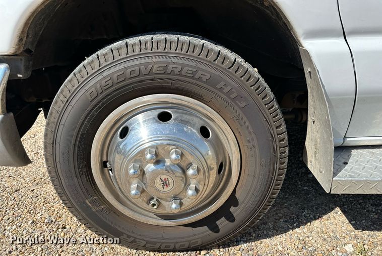 image for item DD3309 2002 Ford E450 ambulance