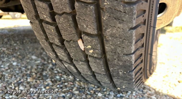 image for item DD3309 2002 Ford E450 ambulance