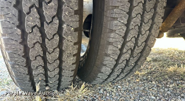 image for item DD3309 2002 Ford E450 ambulance