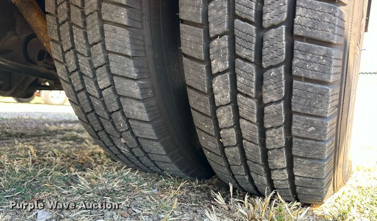 image for item DD3309 2002 Ford E450 ambulance