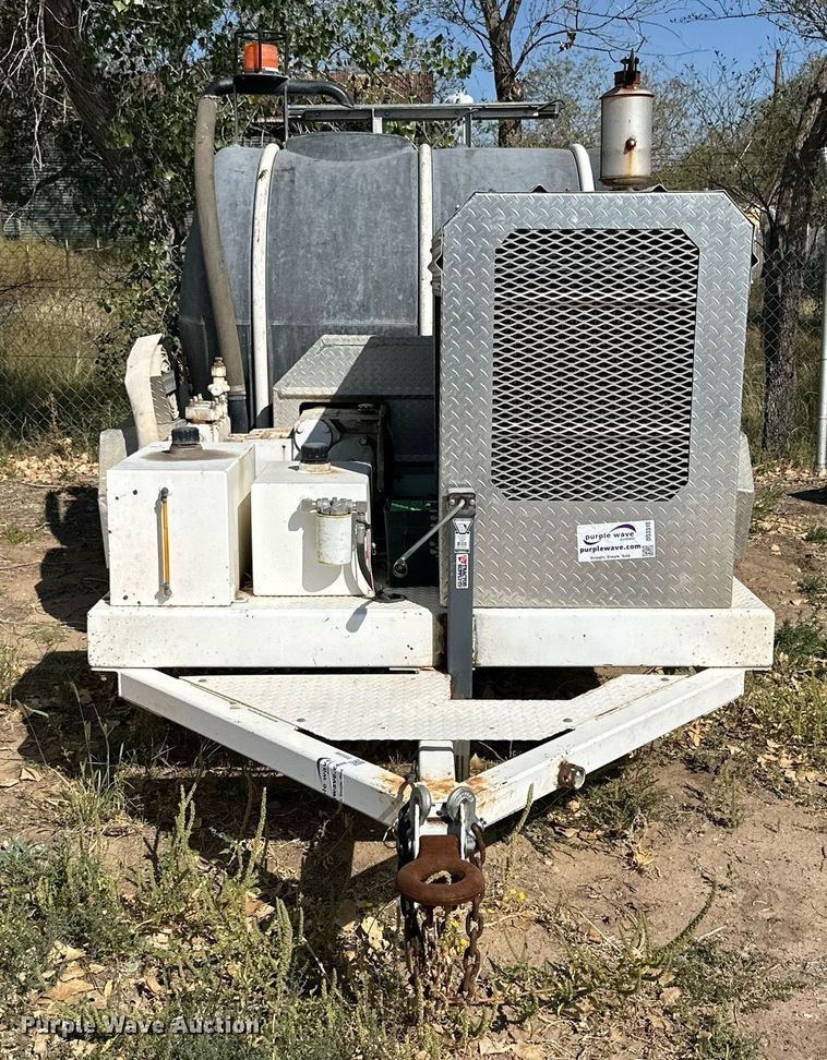 image for item DD3310 2004 Pipe Hunter 7834 sewer jetter trailer