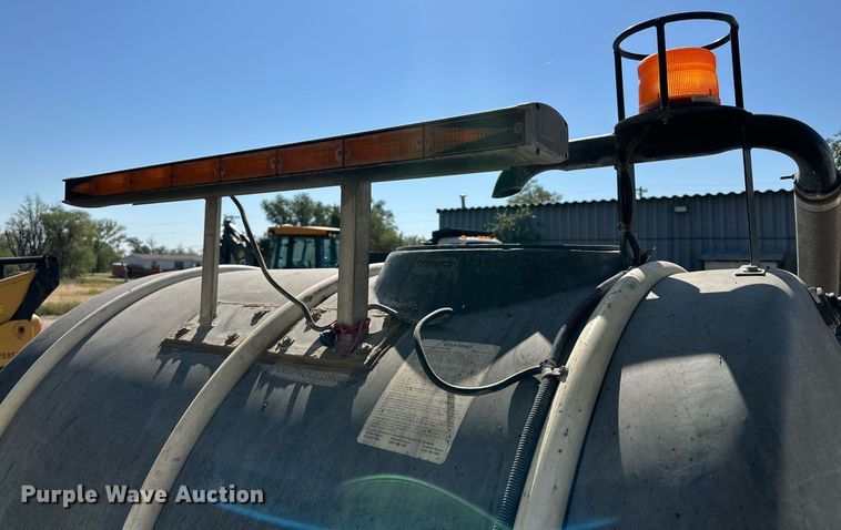 image for item DD3310 2004 Pipe Hunter 7834 sewer jetter trailer