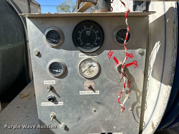 image for item DD3310 2004 Pipe Hunter 7834 sewer jetter trailer