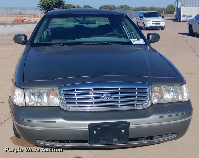 image for item DH1491 2000 Ford  Crown Victoria Police Interceptor 