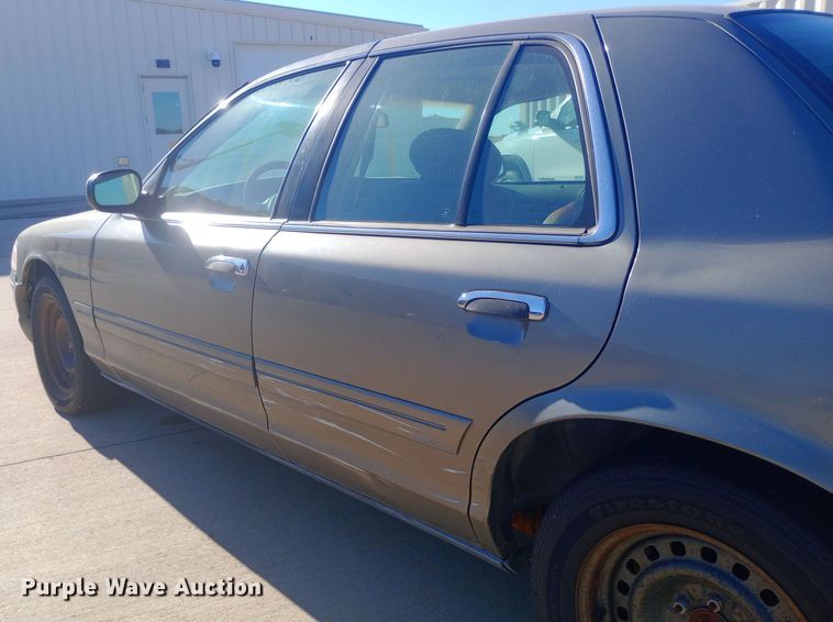 image for item DH1491 2000 Ford  Crown Victoria Police Interceptor 