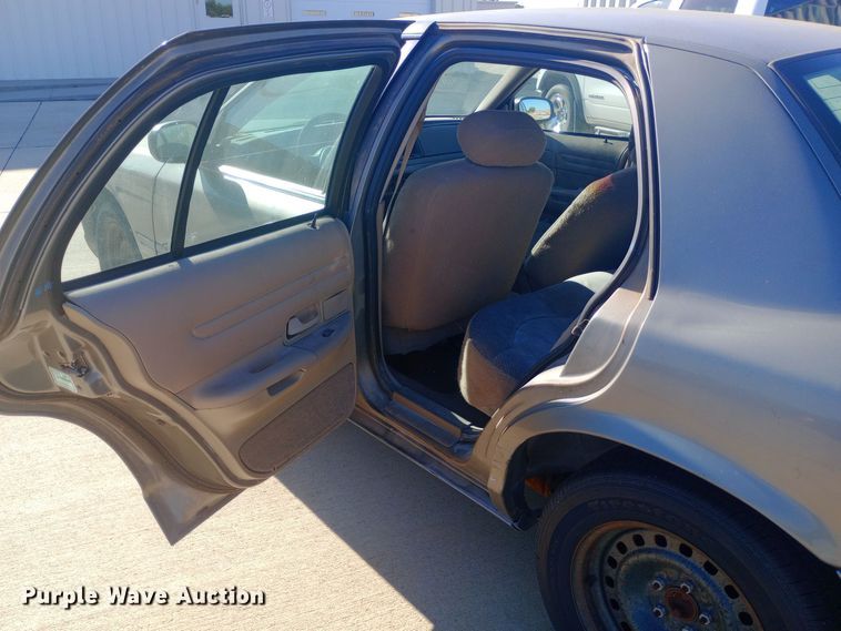 image for item DH1491 2000 Ford  Crown Victoria Police Interceptor 