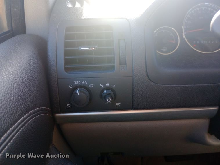 image for item DH1492 2008 Chevrolet  Uplander LS van