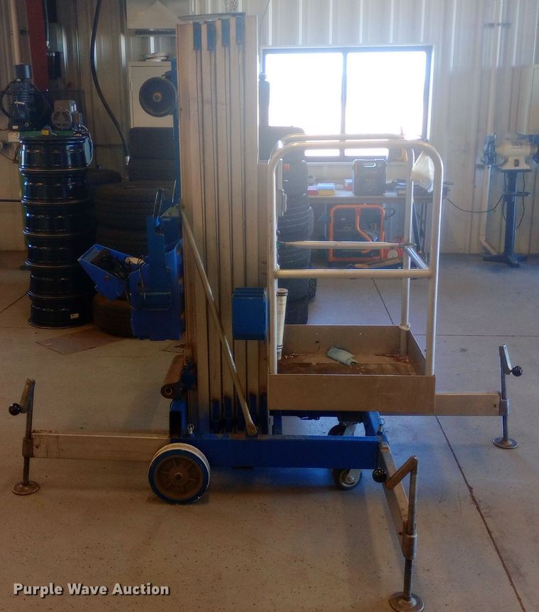 image for item DH1496 Genie AWP-24 vertical lift