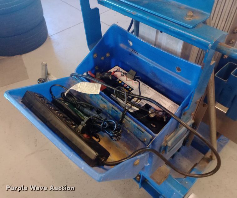 image for item DH1496 Genie AWP-24 vertical lift