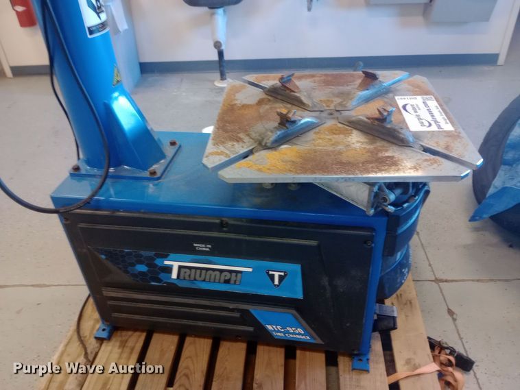 image for item DH1497 2021 Triumph NTC-950 tire machine
