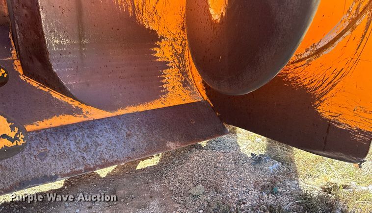 image for item DN0801 2011 LeeBoy 3000 windrow elevator