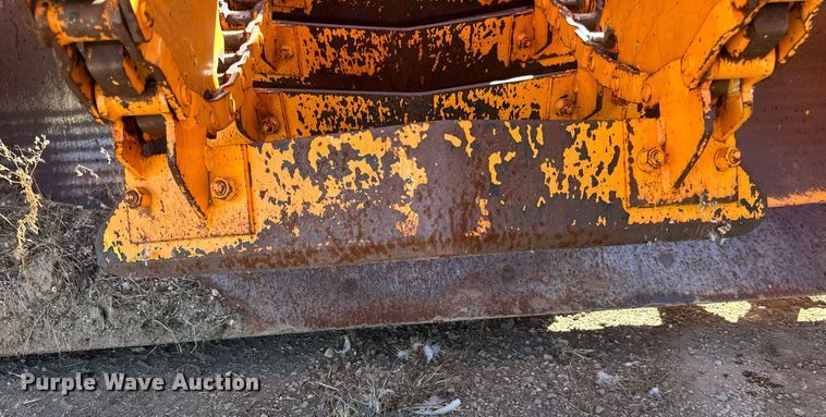 image for item DN0801 2011 LeeBoy 3000 windrow elevator