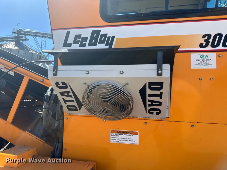 image for item DN0801 2011 LeeBoy 3000 windrow elevator