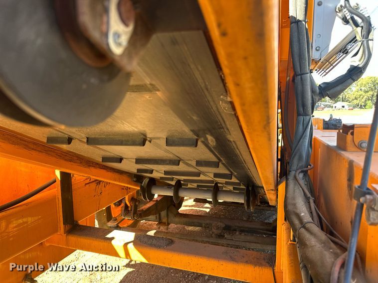 image for item DN0801 2011 LeeBoy 3000 windrow elevator