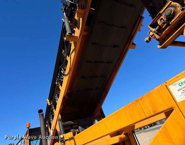 image for item DN0801 2011 LeeBoy 3000 windrow elevator