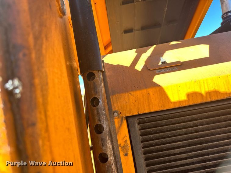 image for item DN0801 2011 LeeBoy 3000 windrow elevator